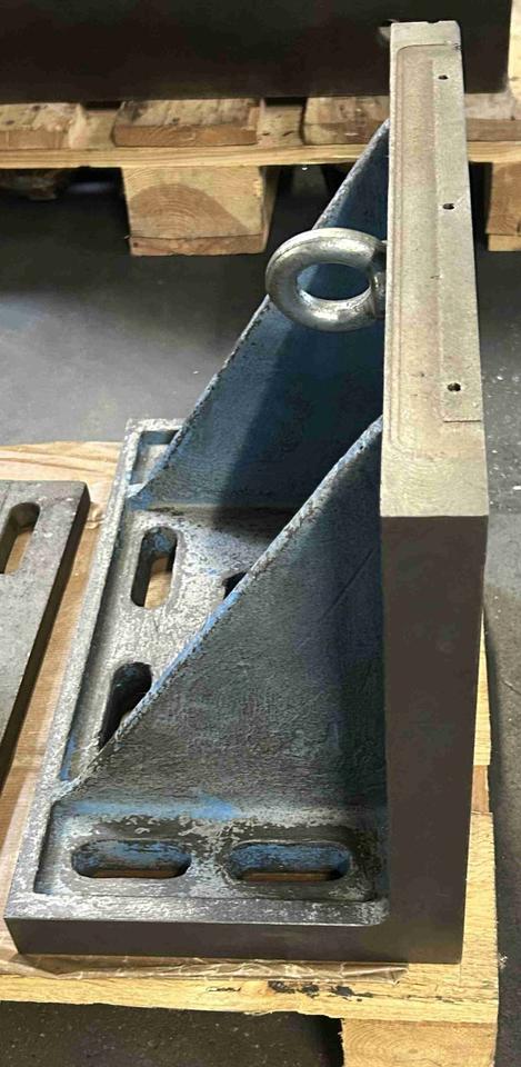 Aufspannwinkel 400x300x225-18 und 300x300x300-15