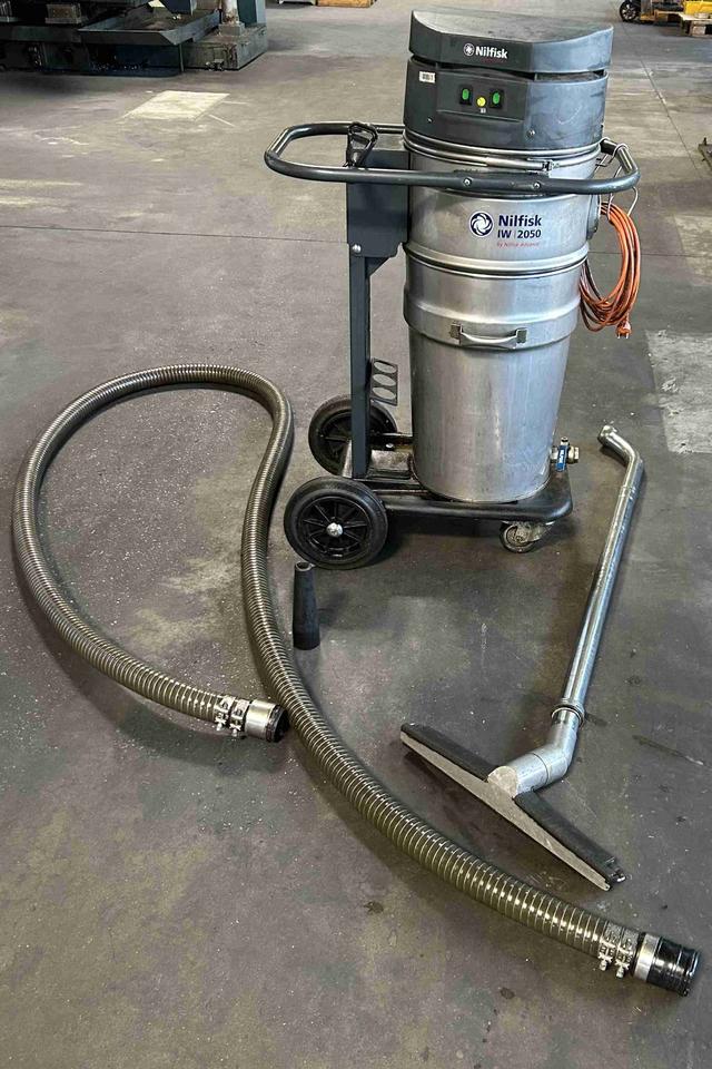 Nilfisk Industriestaubsauger IW 2050
