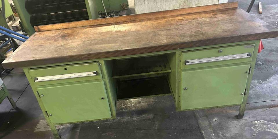 Werkbank 2000×700 mit 2 Schubladen und 2 Türen