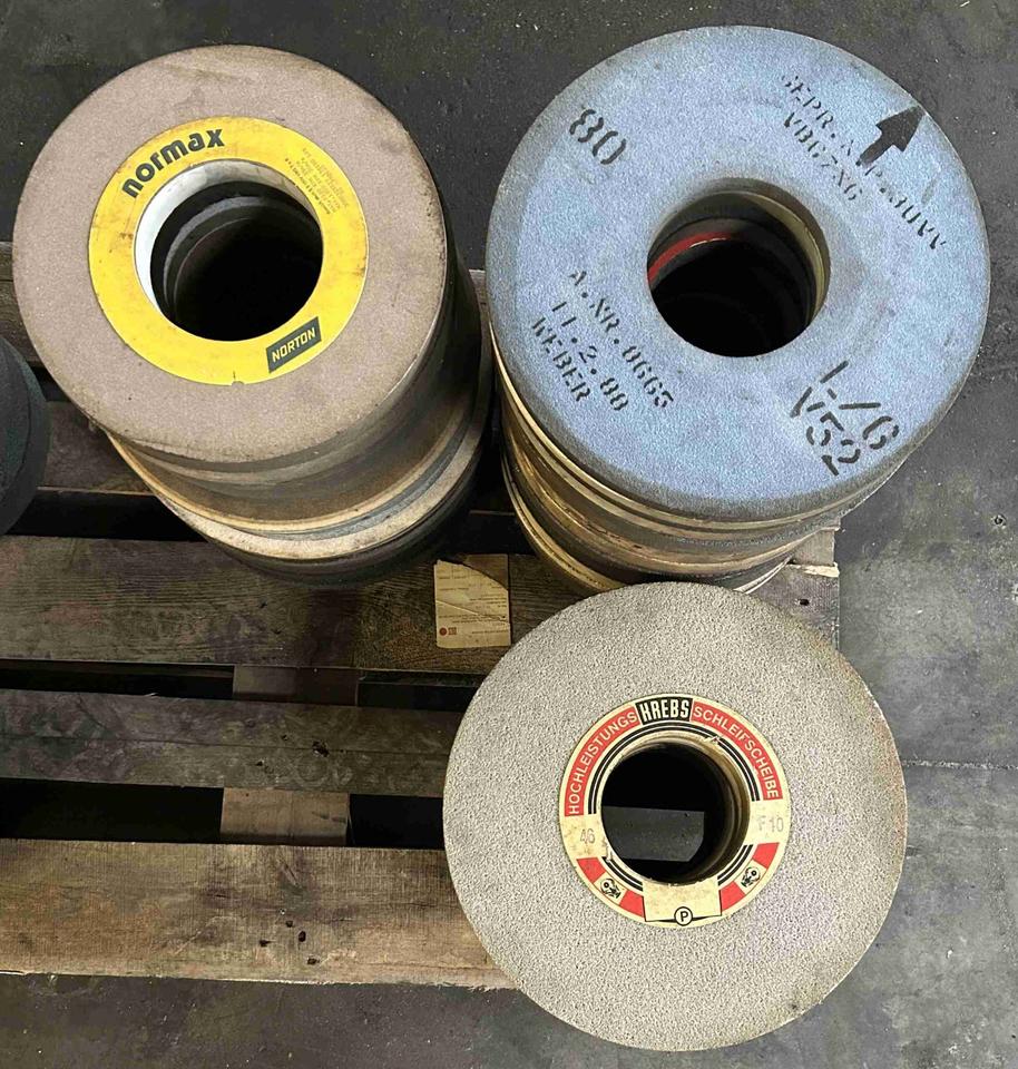 Schleifscheiben Bohrung Ø127 – 41 Stück – div. – AD Ø325-Ø400