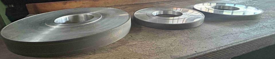 Diamantschleifscheiben Ø300×20 u. Ø392×40 u. Ø500×30