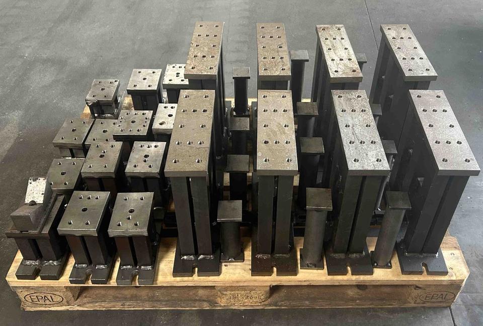 Spannmittel – Aufspanntische / Spannplatten / Spannpratzen
